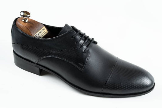 Men's classic black Oxford shoes