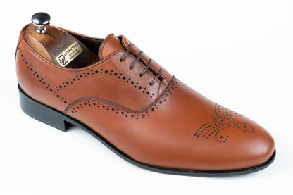 Men's classic black Oxford shoes