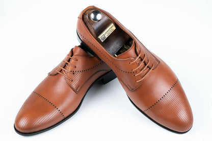 Men's classic black Oxford shoes